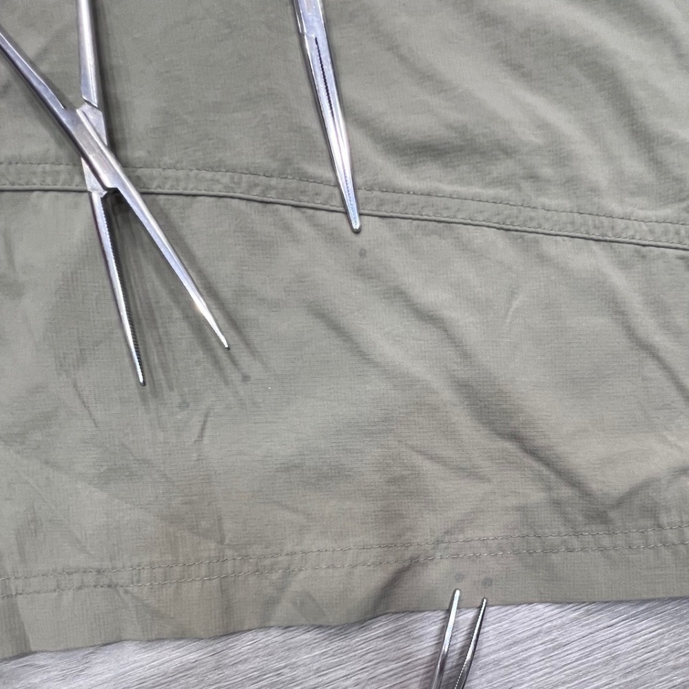 Columbia Titanium Omni-Dry Mens XL Cargo Shorts Khaki Tan Hiking Utility Belted - Picture 10 of 16